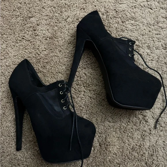 Elegant Black Women's Platform Heels - Picture 2 of 4